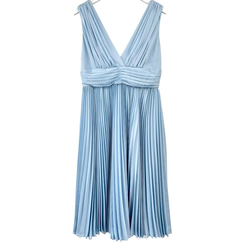 NWT BADGLEY MISCHKA Pleated Light Baby Blue Sleeveless V-Neck Mini Dress sz 10